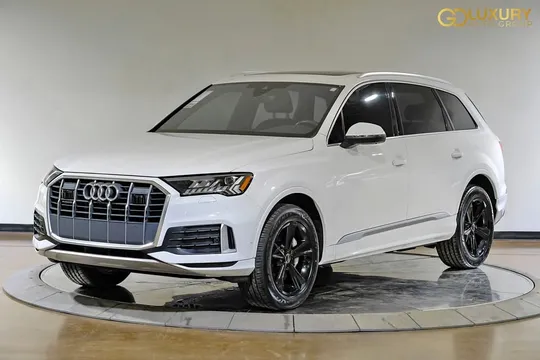 2023 Audi Q7 45 Premium Plus