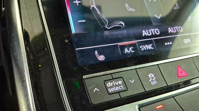 2023 Audi 4M Q7 - Image 17 of 20