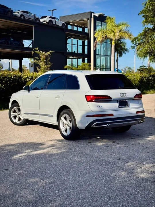 2023 Audi 4M Q7 - Image 2 of 20