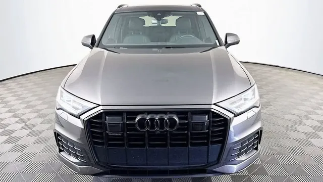 2023 Audi Q7 Premium Plus