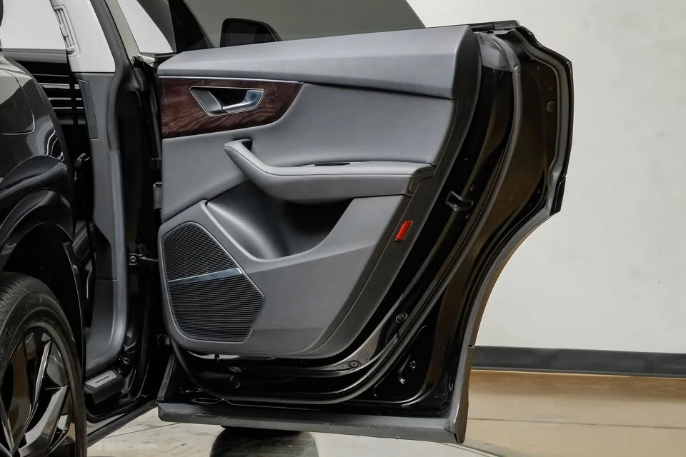 2023 Audi Q8 - Image 2 of 20