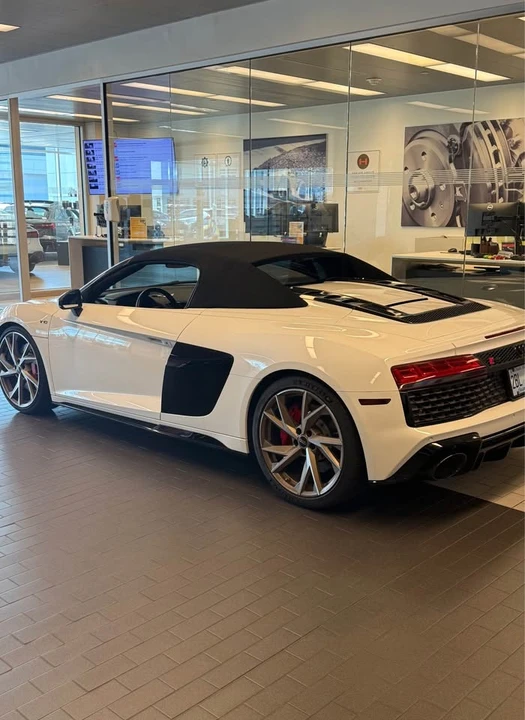2023 Audi 4S R8 - Image 2 of 4