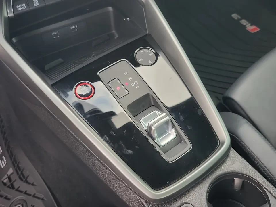 2023 Audi 8Y RS3 - Image 10 of 15