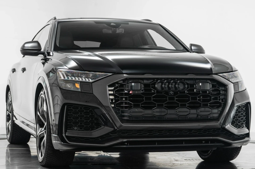 2023 Audi RS Q8 - Image 3 of 12