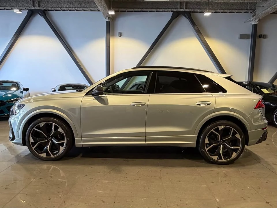 2023 Audi RS Q8 - Image 3 of 13