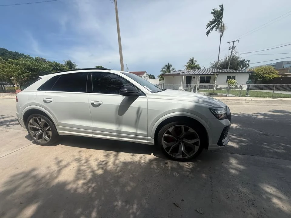 2023 Audi RS Q8 - Image 4 of 10