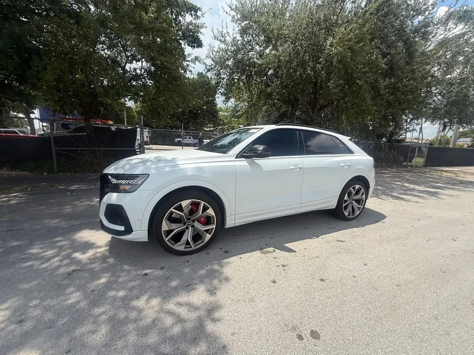 2023 Audi RS Q8 - Image 3 of 10