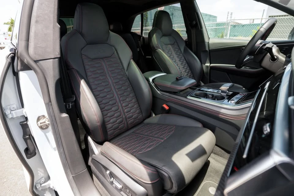 2023 Audi RS Q8 - Image 8 of 9