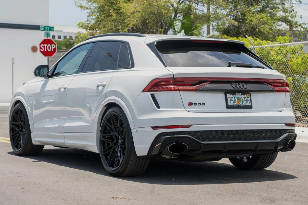 2023 Audi RS Q8 - Image 4 of 31