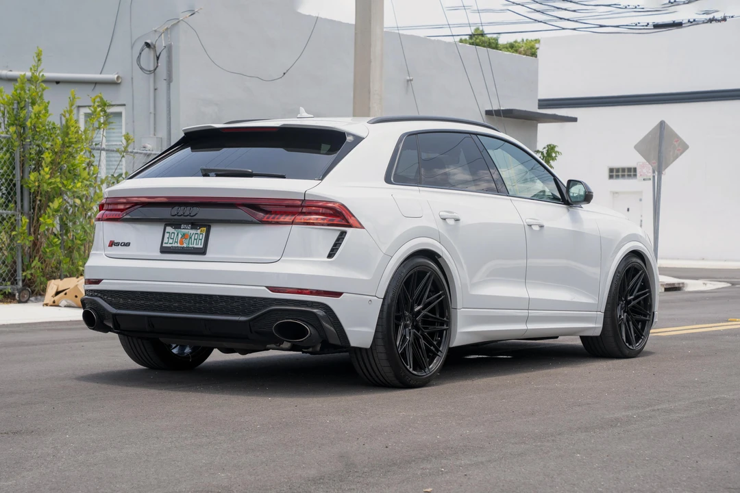 2023 Audi RS Q8 - Image 9 of 31
