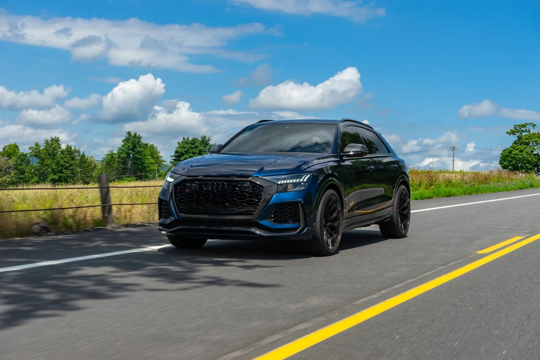 2023 Audi RS Q8 - Image 2 of 31