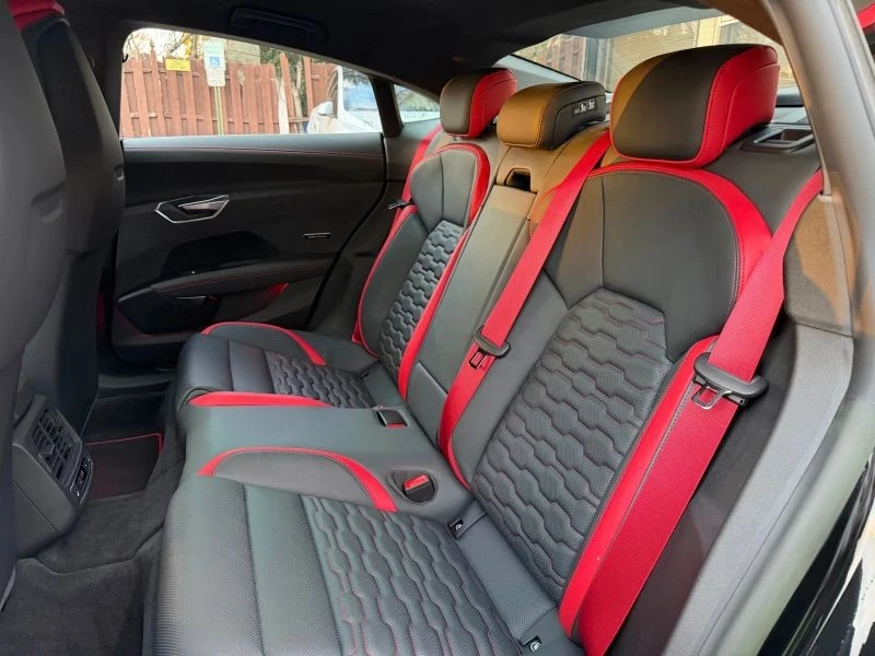 2023 Audi e-tron GT - Image 9 of 12