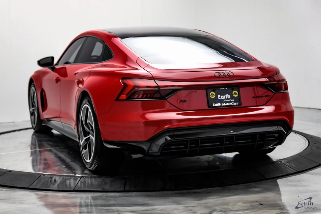 2023 Audi e-tron GT - Image 9 of 12