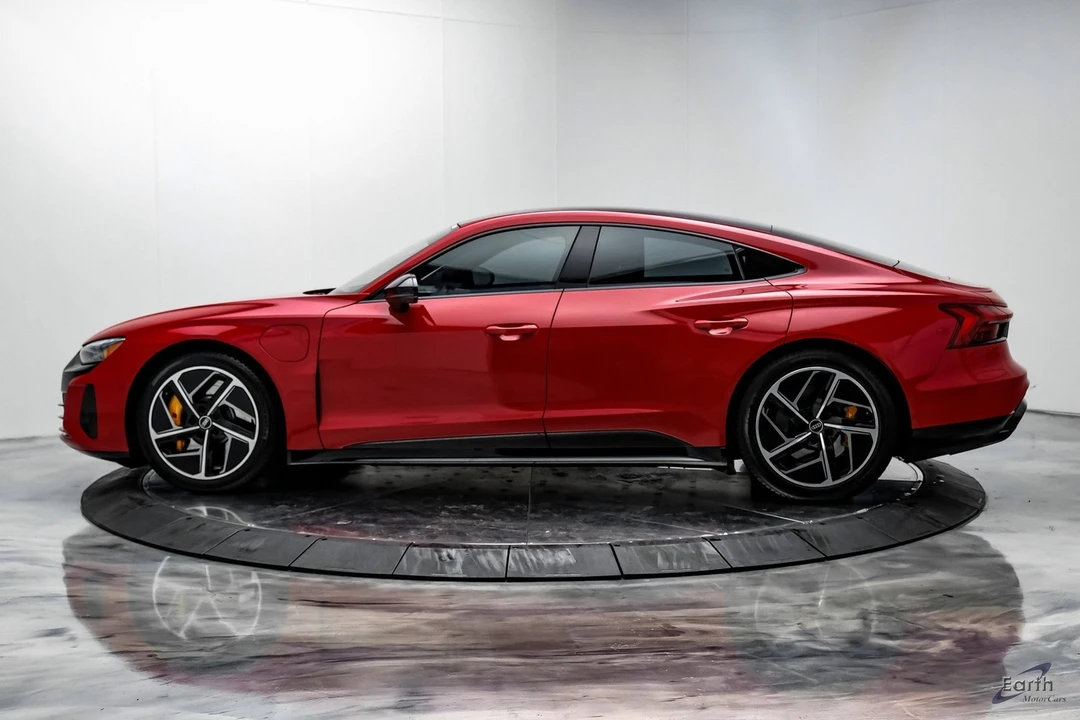 2023 Audi e-tron GT - Image 5 of 12
