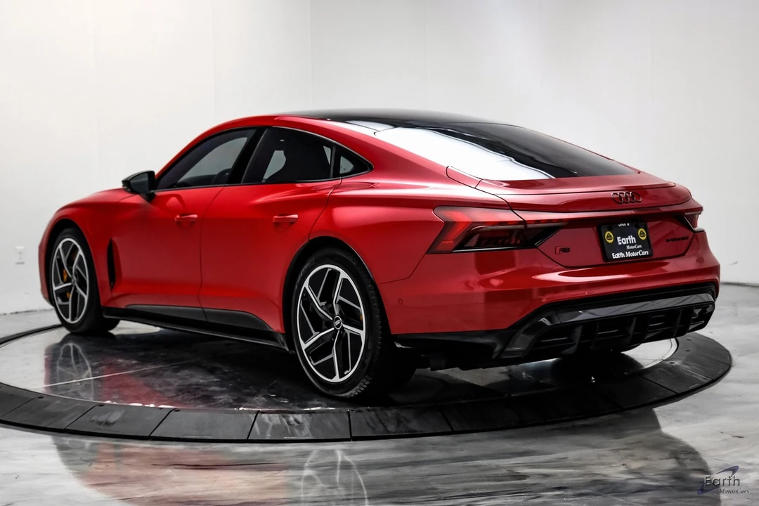 2023 Audi e-tron GT - Image 8 of 12