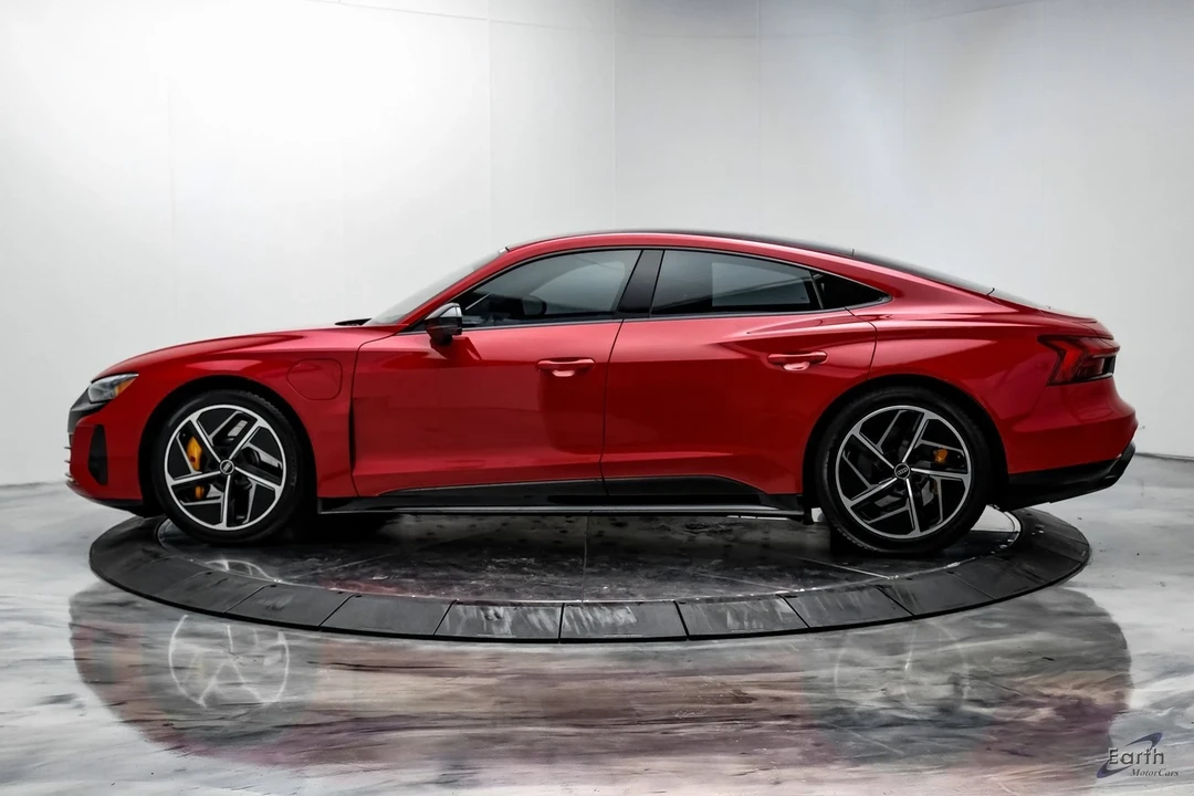 2023 Audi e-tron GT - Image 5 of 12