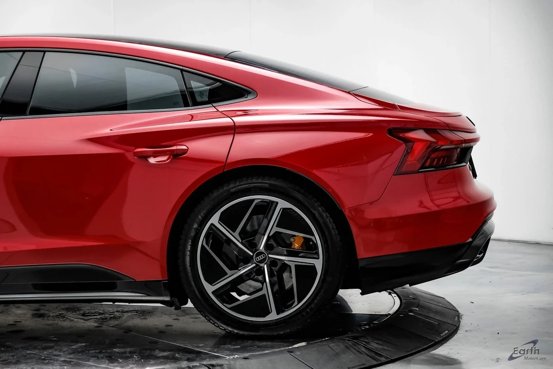 2023 Audi e-tron GT - Image 7 of 12