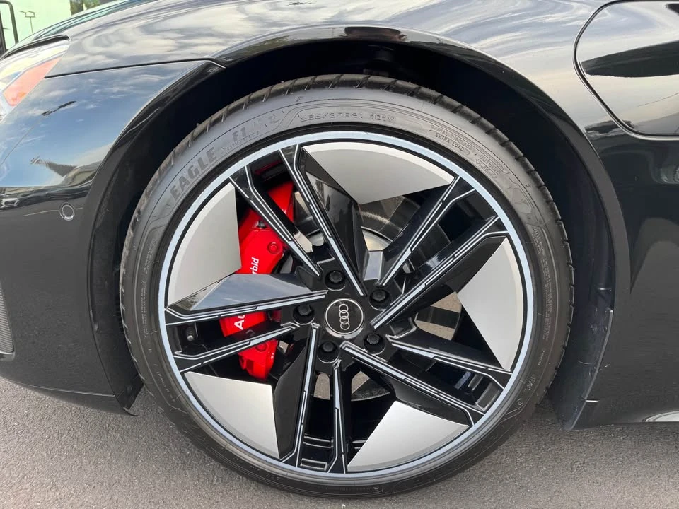 2023 Audi RS e-tron GT - Image 18 of 18