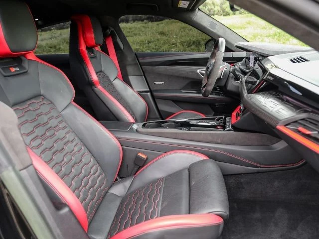 2023 Audi e-tron GT - Image 29 of 31