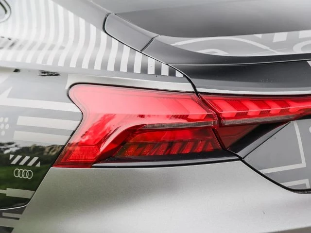 2023 Audi e-tron GT - Image 19 of 31