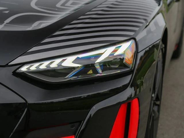 2023 Audi e-tron GT - Image 14 of 31