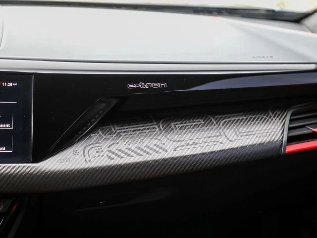 2023 Audi e-tron GT - Image 27 of 31