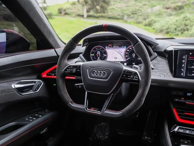 2023 Audi e-tron GT - Image 26 of 31