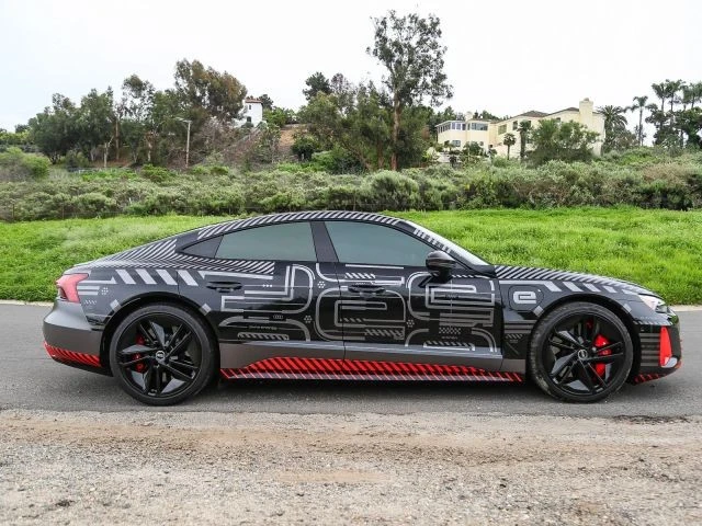 2023 Audi e-tron GT - Image 4 of 21