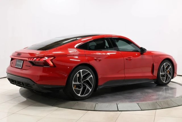2023 Audi e-tron GT - Image 5 of 12