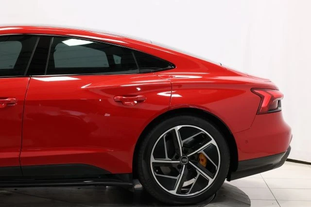 2023 Audi e-tron GT - Image 10 of 12