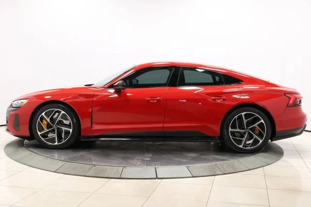 2023 Audi e-tron GT - Image 9 of 12