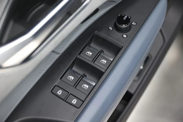 2023 Audi e-tron GT - Image 12 of 12