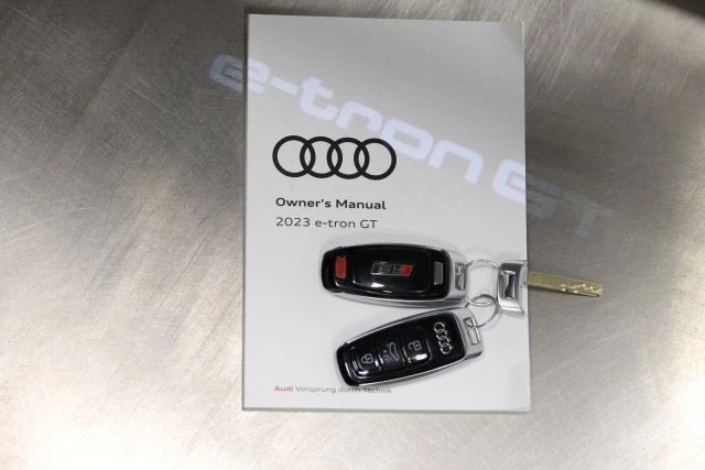 2023 Audi e-tron GT - Image 5 of 12