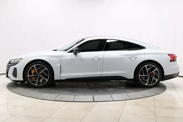 2023 Audi e-tron GT - Image 8 of 12