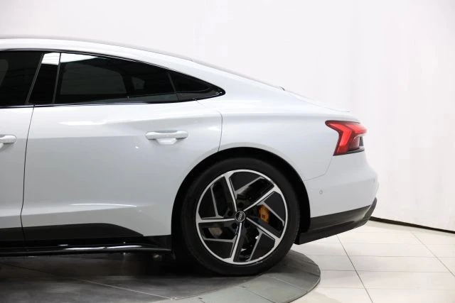 2023 Audi e-tron GT - Image 9 of 12