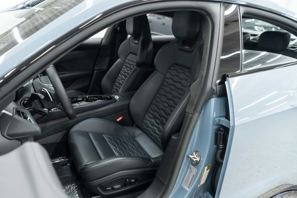 2023 Audi e-tron GT - Image 9 of 12