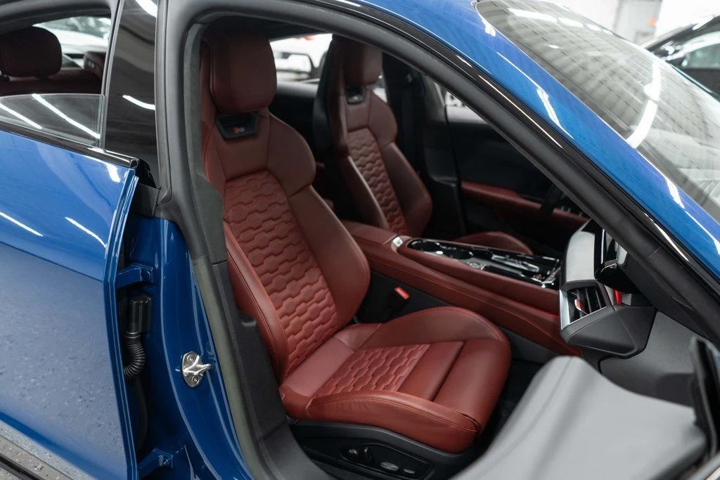 2023 Audi e-tron GT - Image 10 of 12