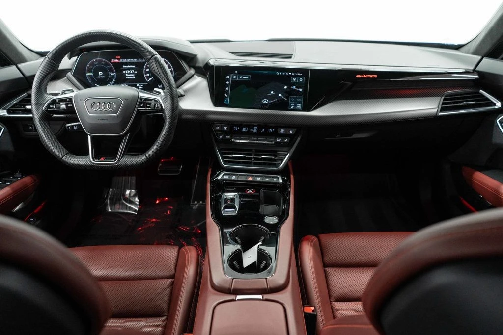 2023 Audi e-tron GT - Image 8 of 12