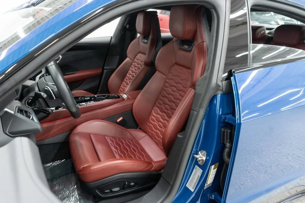 2023 Audi e-tron GT - Image 9 of 12