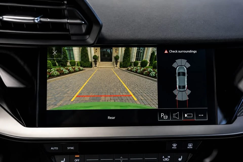 2023 Audi 8Y RS3 - Image 4 of 4