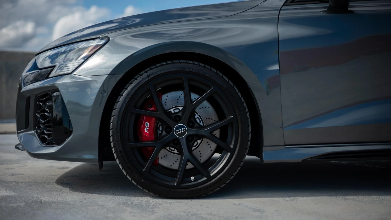 2023 Audi 8Y RS3 - Image 27 of 31