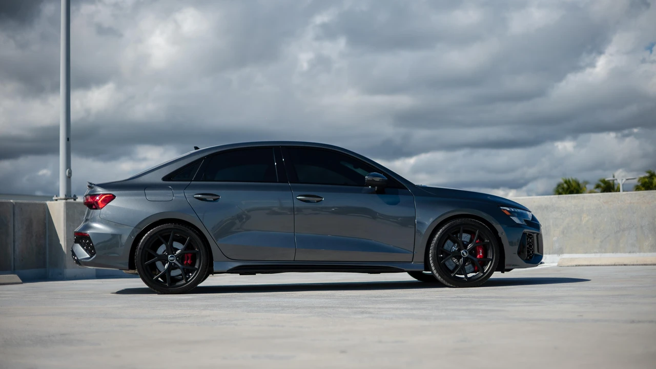 2023 Audi 8Y RS3 - Image 17 of 31