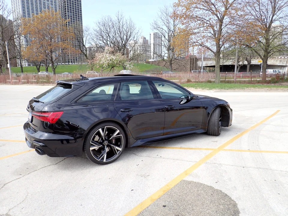 2023 Audi C8 RS6 - Image 17 of 31