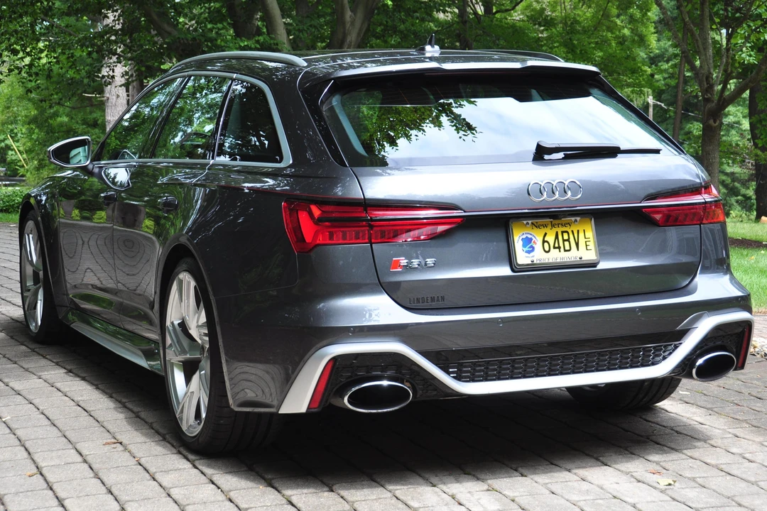 2023 Audi C8 RS6 - Image 4 of 5