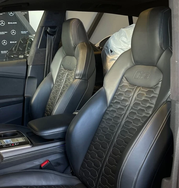 2023 Audi RS Q8 - Image 4 of 15