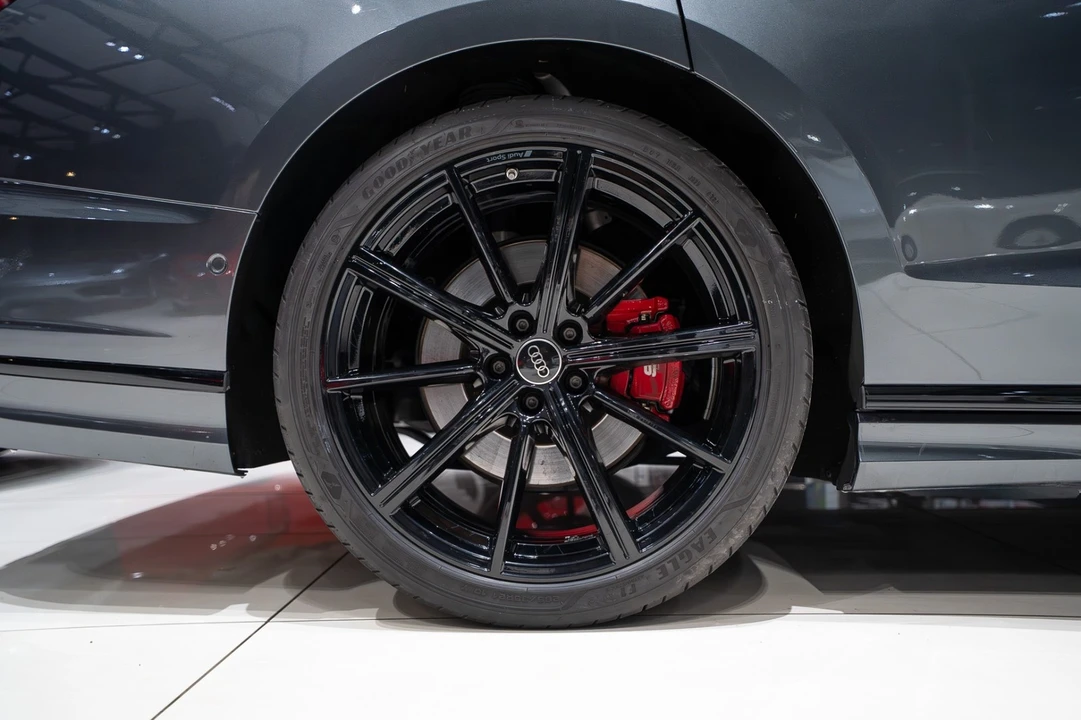 2023 Audi D5 S8 - Image 11 of 21