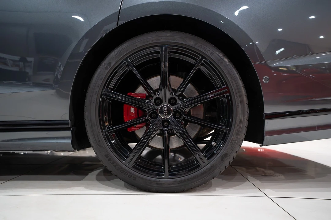2023 Audi D5 S8 - Image 10 of 21