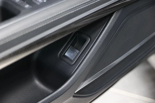 2023 Audi D5 S8 - Image 13 of 31