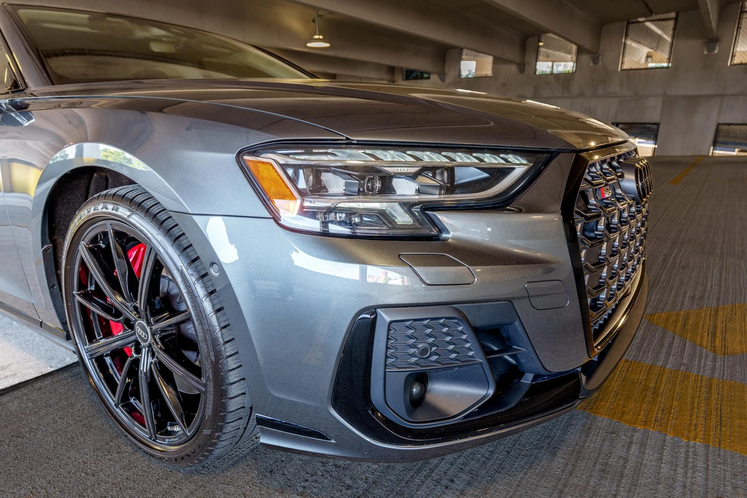 2023 Audi D5 S8 - Image 14 of 31