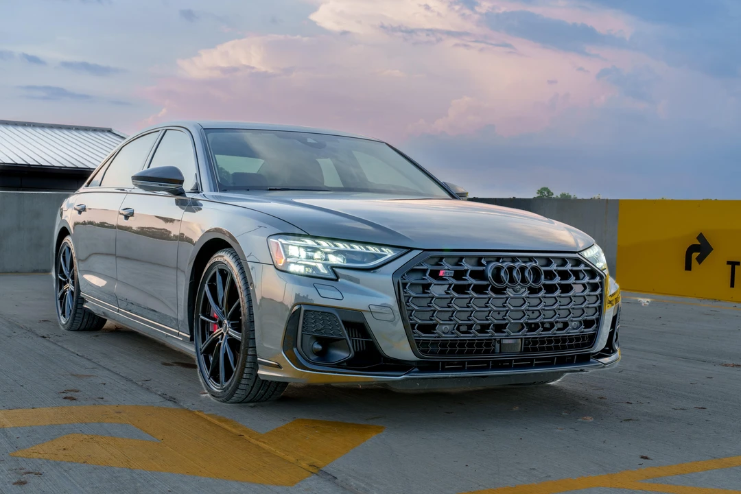 2023 Audi D5 S8 - Image 13 of 31
